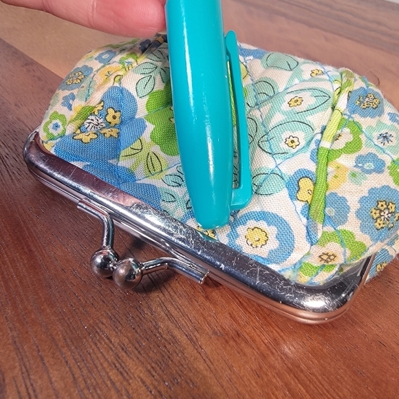 Vera Brandly English Meadow Floral Quilted Count Purse Small Kiss Lick Bag - Picture 8 of 16